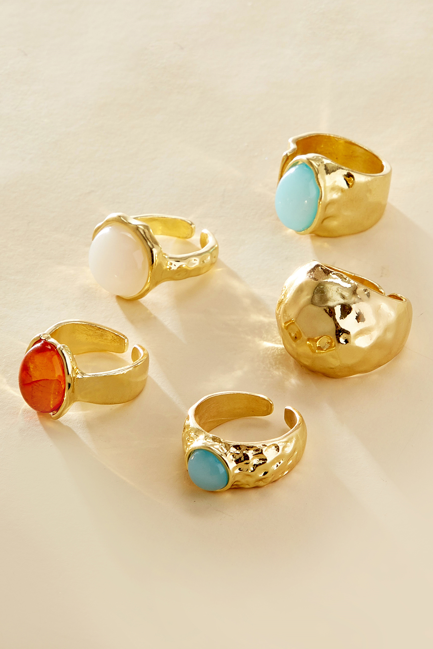 Juego de anillos en tono dorado Dialed In