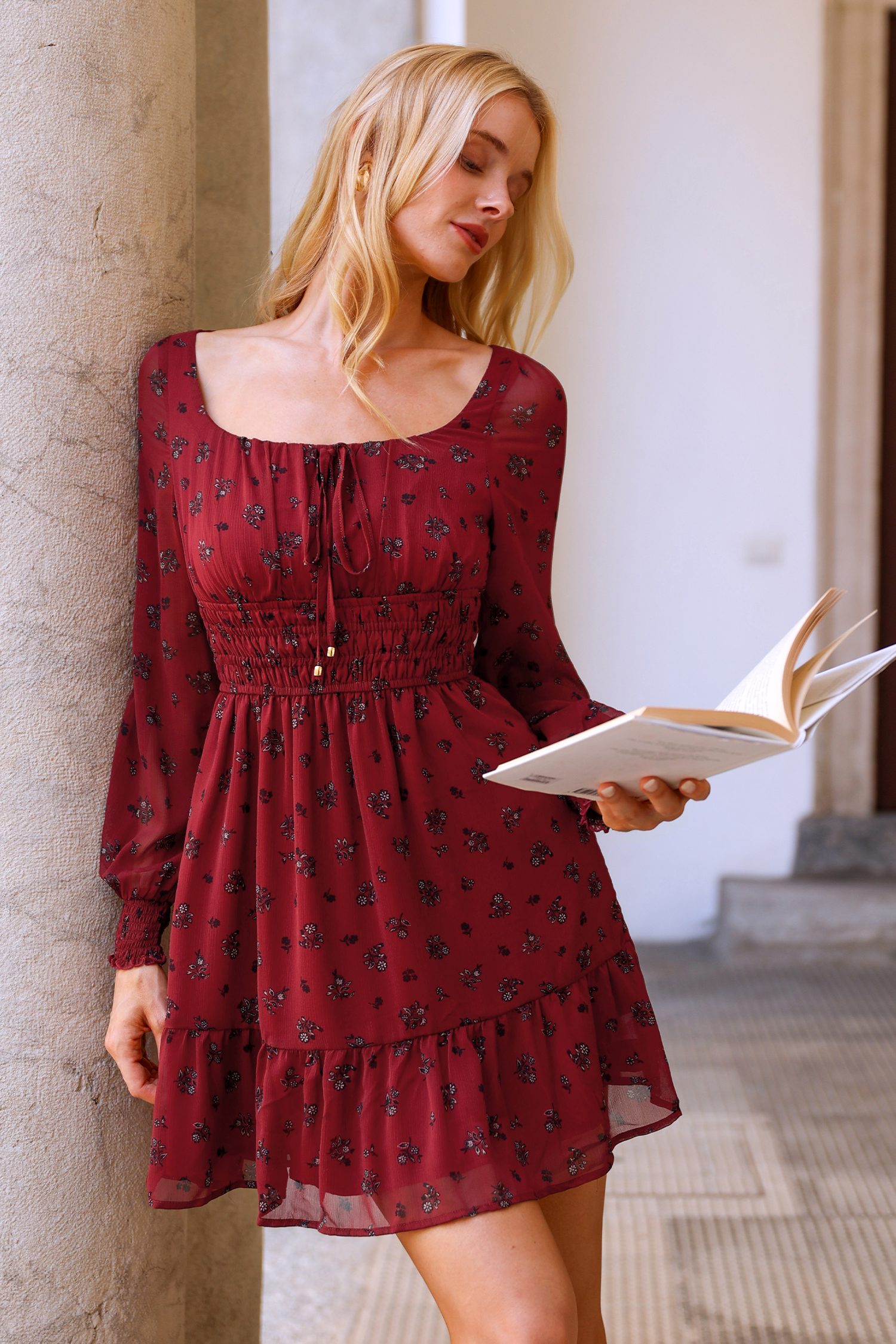 Robe courte manches longues taille élastique