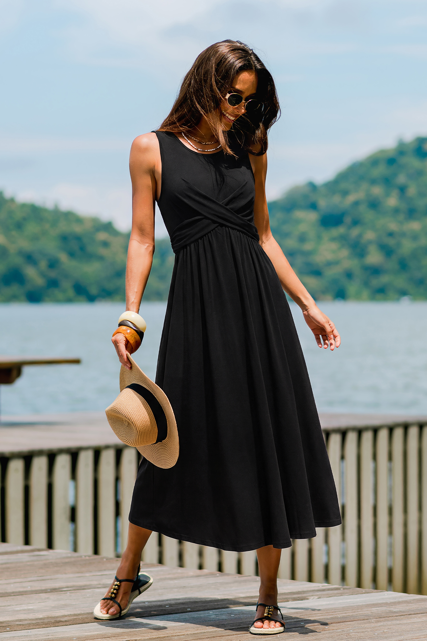 Robe midi noire en tricot à col rond