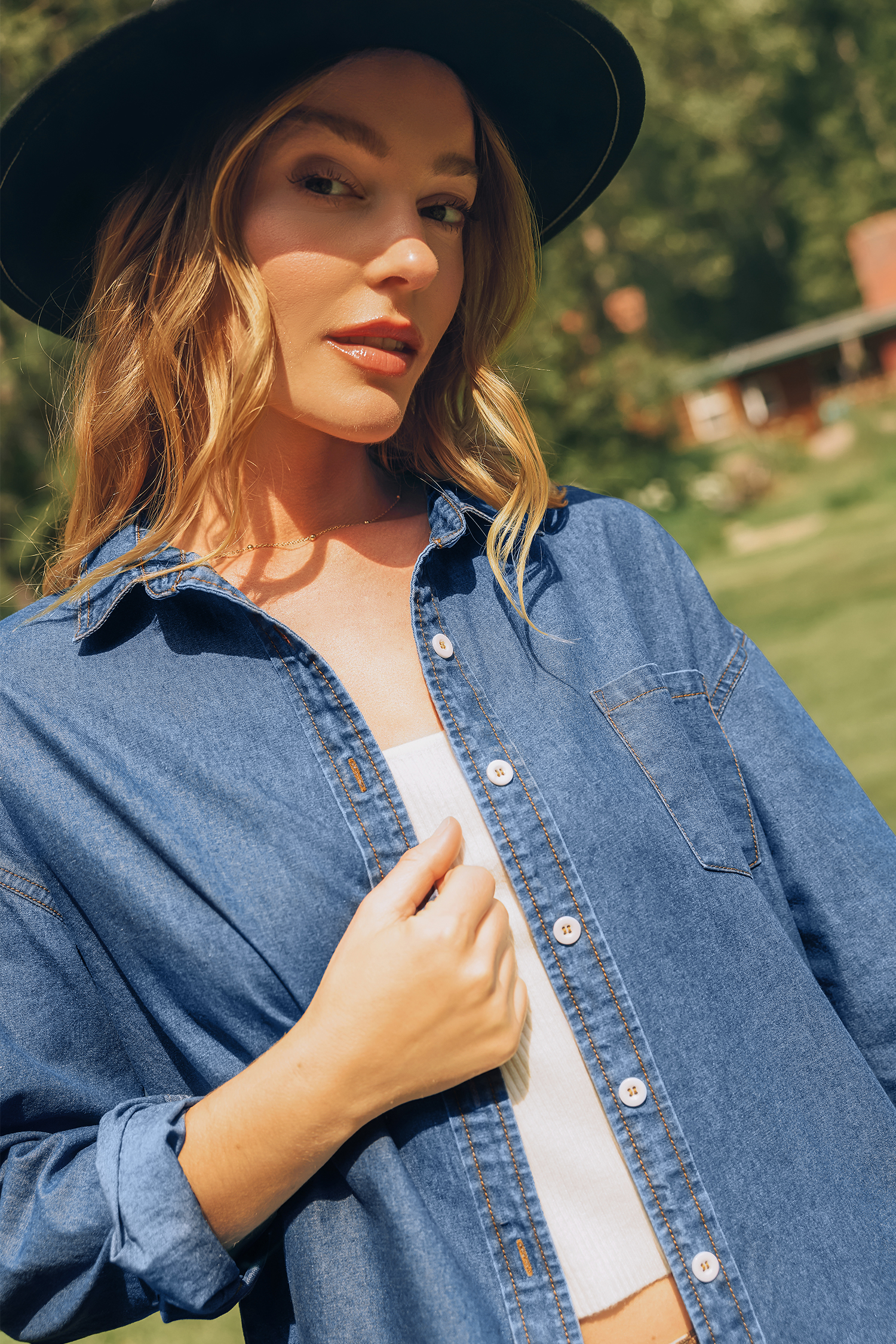 Chemise en denim à col chemise et manches longues